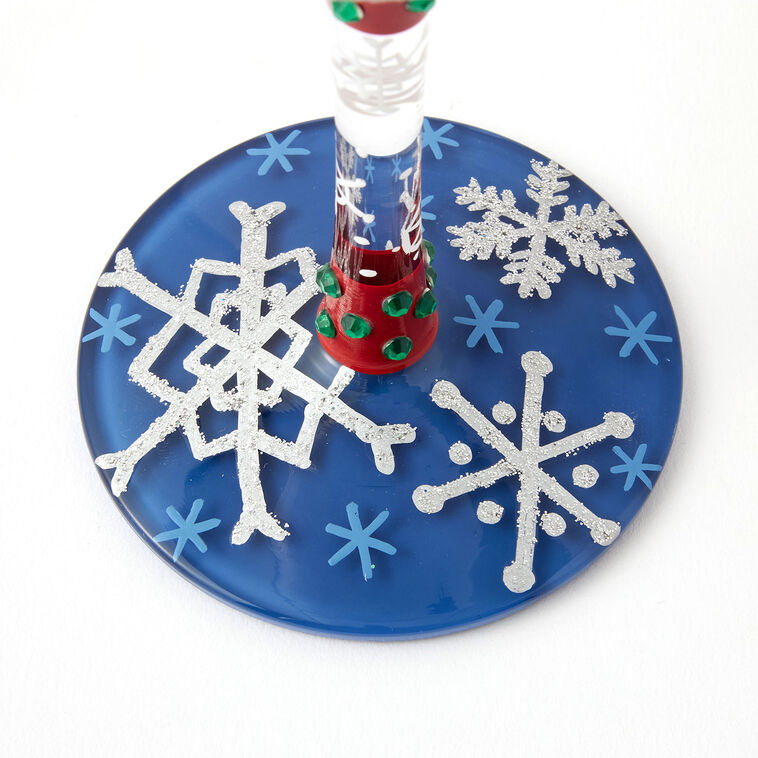 Snowmen Scene Holiday Wine Glass base image number 3