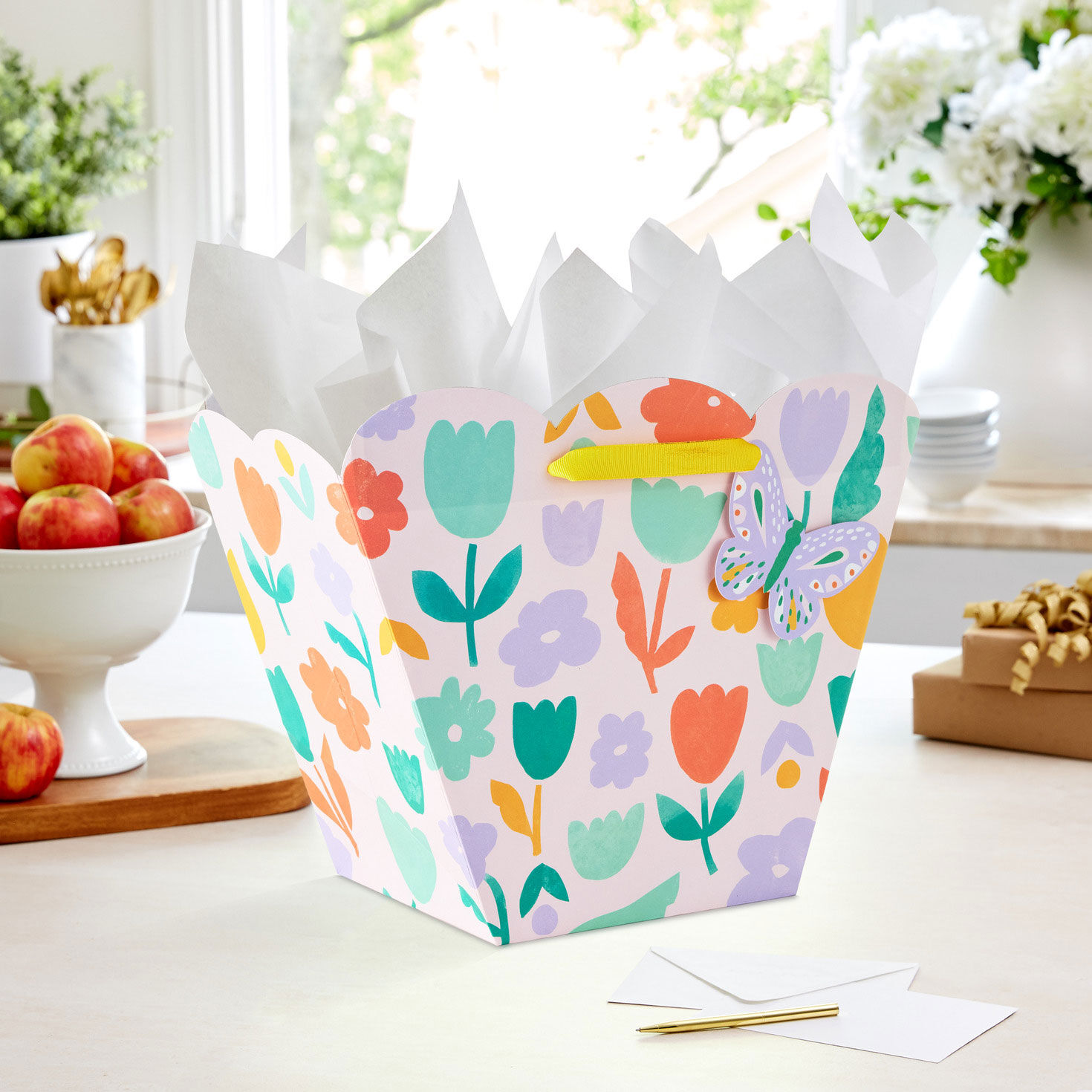 Medium Floral Gift Bag in Basket Shape in use image number 2