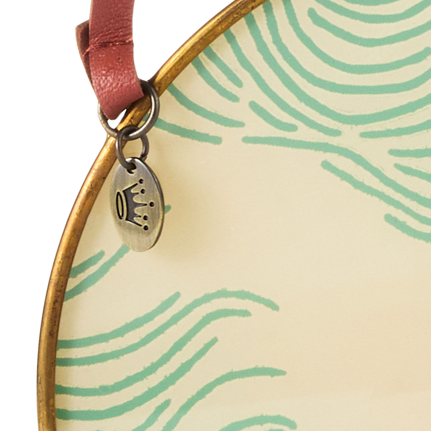 Round Glass Wall Decor With Hope Quote upclose detail image number 4