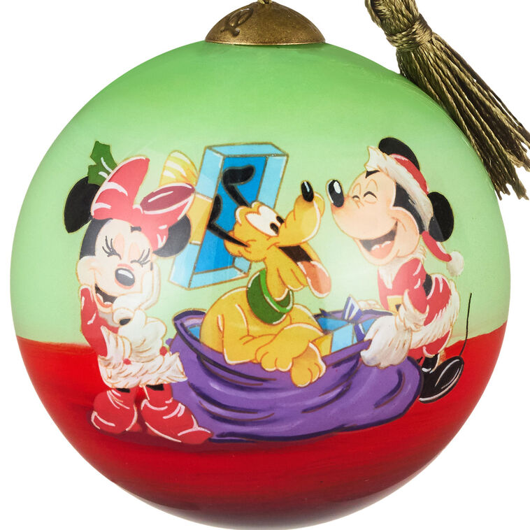 Mickey Minnie Ne'Qwa Art Glass Christmas Ornament closeup view image number 5