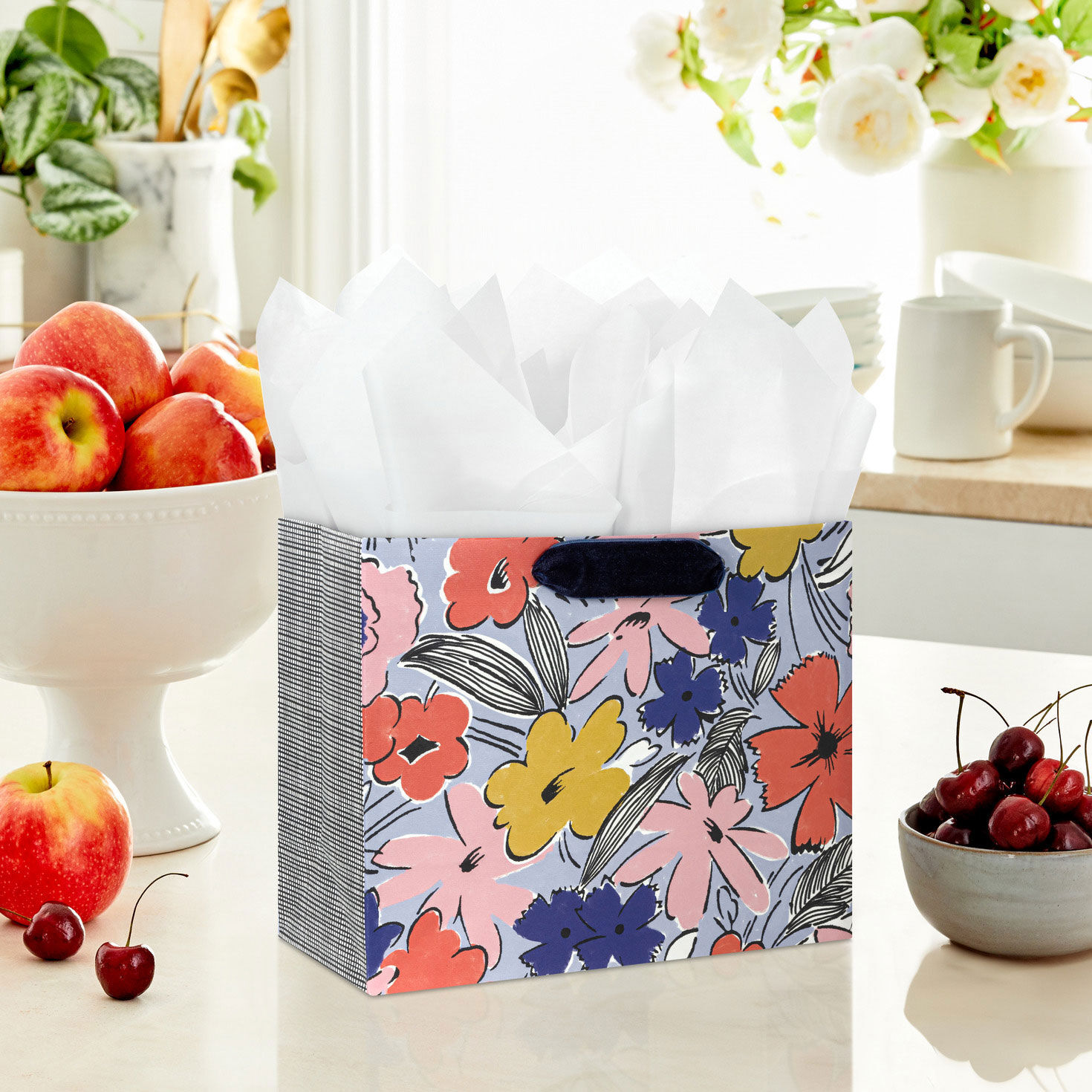 Nostalgic Floral Medium Gift Bag in use image number 2