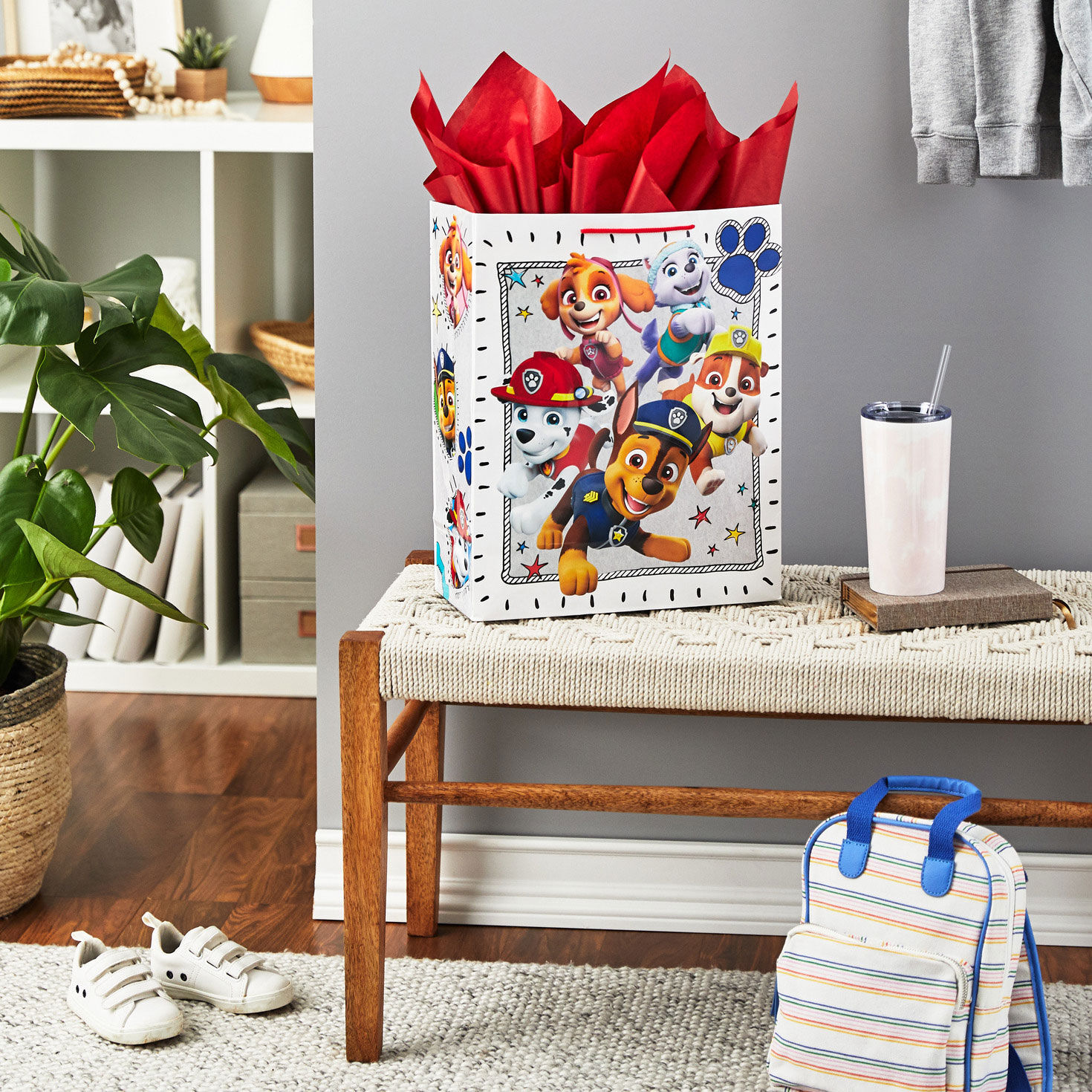 Paw Patrol Pups XL Gift Bag With Tissue in use image number 2