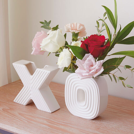 X and O Ceramic Vases, Set of 2, 