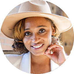 Headshot of Shakia Clark