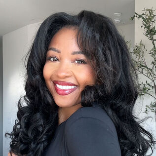 Andrea Echols headshot