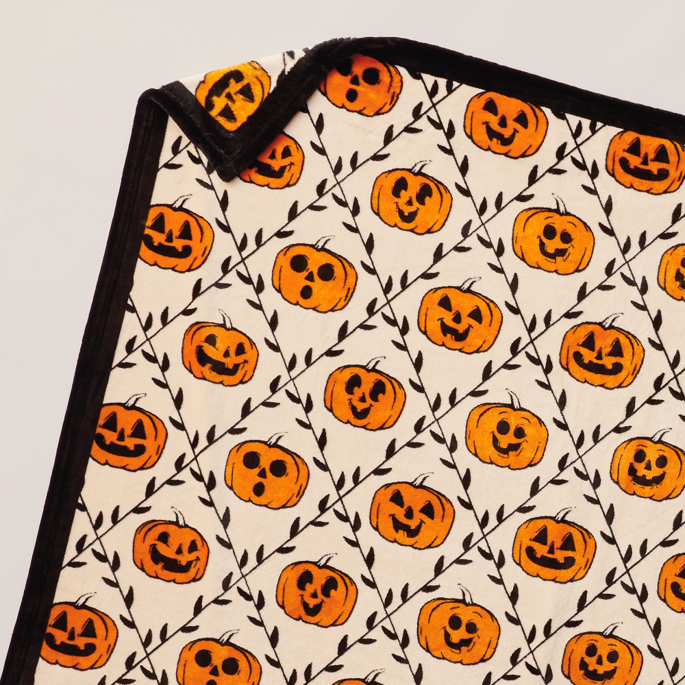 $22.99 Vintage Jack-o'-Lanterns Blanket